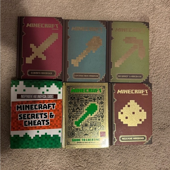 Guide Book Set - Multicolor - Picture 1 of 1